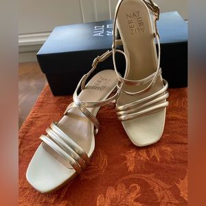 Naturalizer gold dress sandals, size 6 1/2 wide